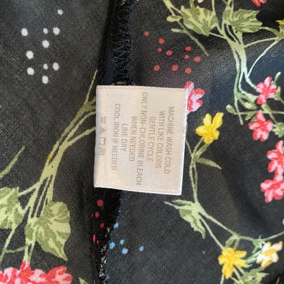 Mi Ami Short Sleeve Floral Wrap Blouse - Picture 8 of 8